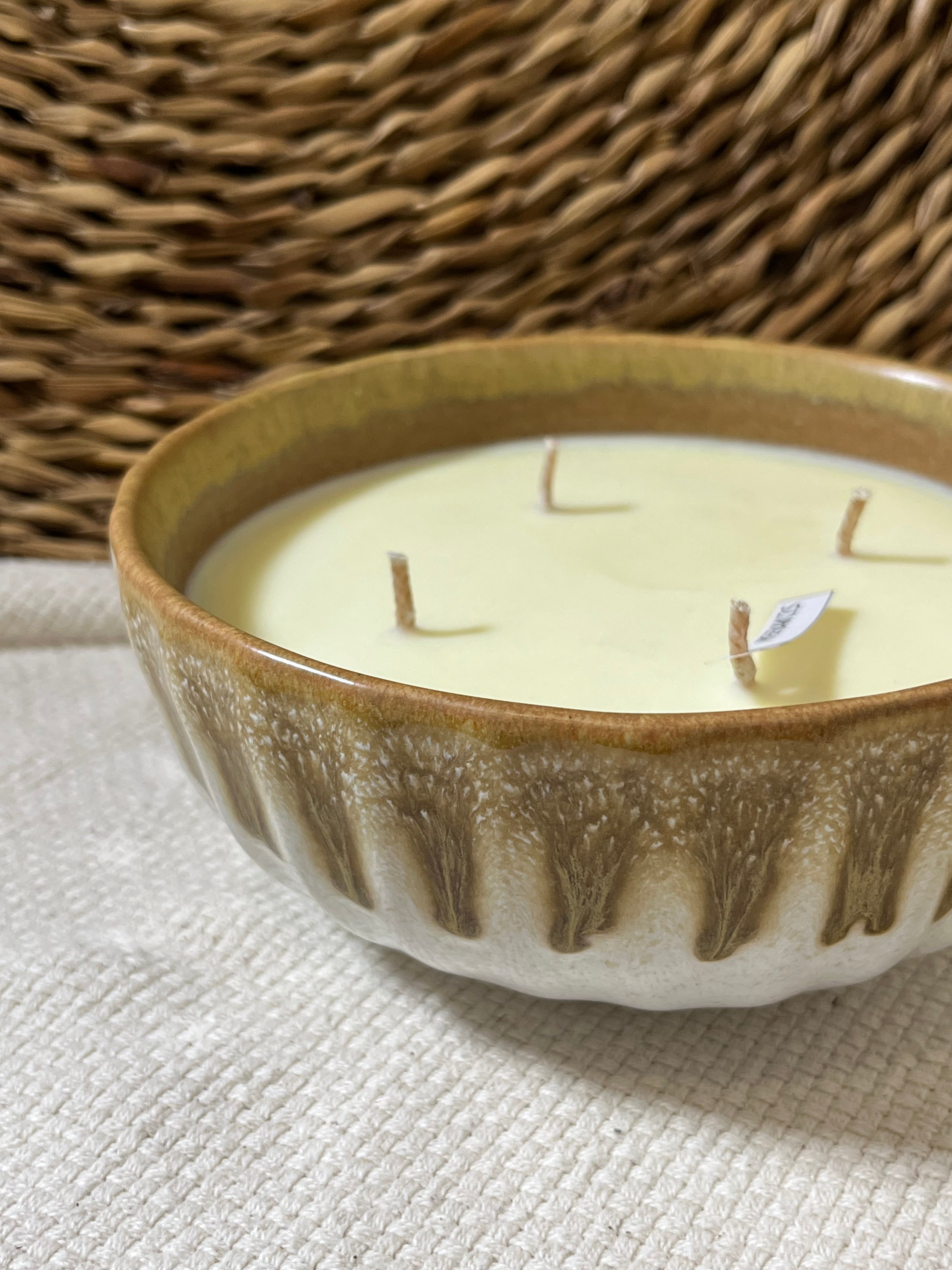 VELA CERÁMICA - DORADO Y BLANCO